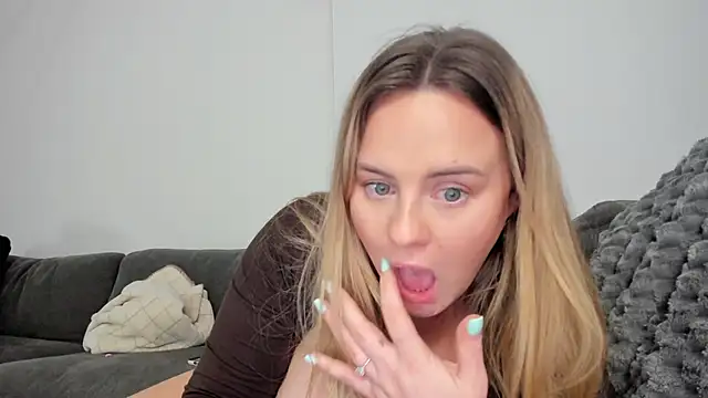 دردشة bigboobybaby@xh الجنسية المباشرة