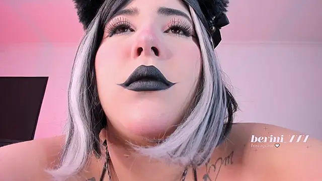 AmberiniHoffman live XXX chat