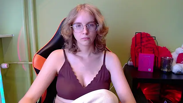 juicyPenny Adlı Modelin Canlı XXX Sohbeti