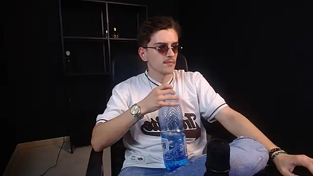 Živý XXX chat FelixStarkk
