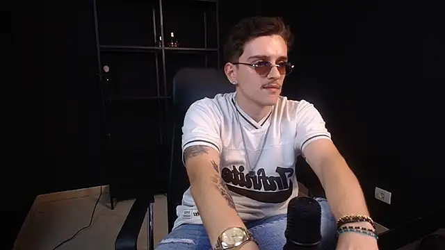 Chat XXX Live FelixStarkk