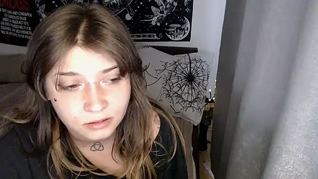 AlienforTwenty Live XXX Chat