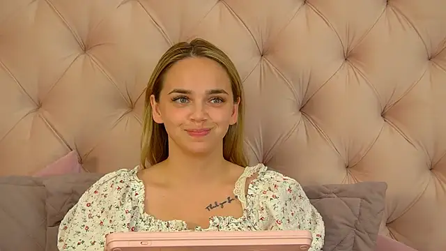 AnitaVenture Adlı Modelin Canlı XXX Sohbeti