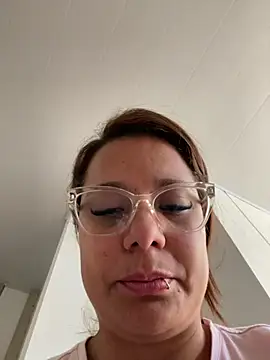 Chat +18 de Pretty__Milf ao vivo