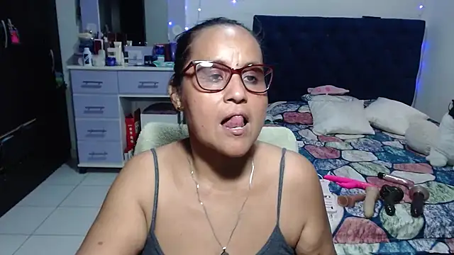Chat +18 de pervert_mommy_ ao vivo