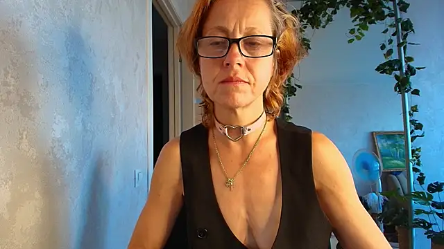 LioraWeiss Chat XXX live