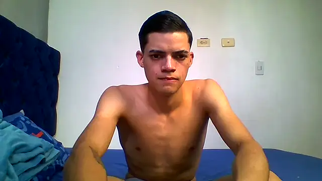 Latinos_2001's Live XXX Chat