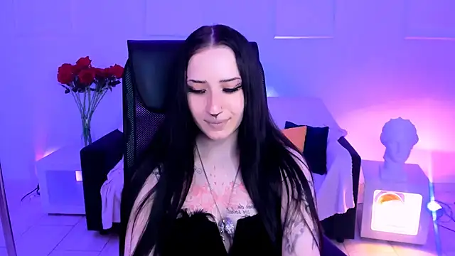 MonicaLowes Adlı Modelin Canlı XXX Sohbeti