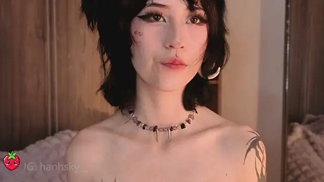 HannahSky_ Adlı Modelin Canlı XXX Sohbeti