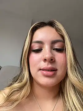 عرض كام Cloee_Rainbow1