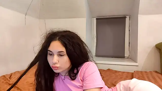 HazyLoom live XXX chat