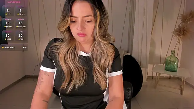دردشة AmyWood الجنسية المباشرة