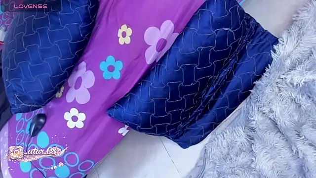 Chat +18 de Yelly ao vivo