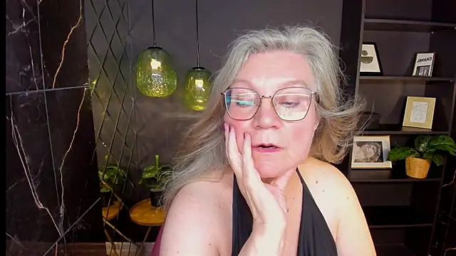 Chat +18 de NataliMellow ao vivo