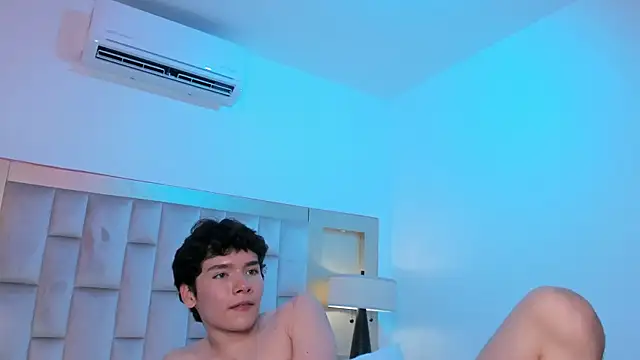 Chat +18 de MaxxieRay ao vivo