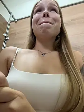 Chatroom XXX en direct de Liza_risky