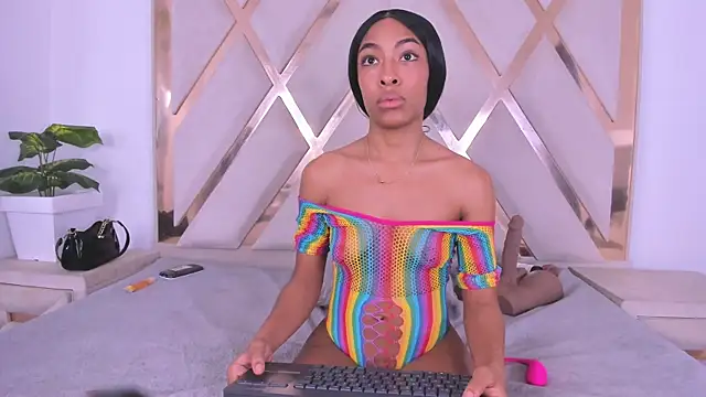 Chat +18 de angelkyraasm ao vivo