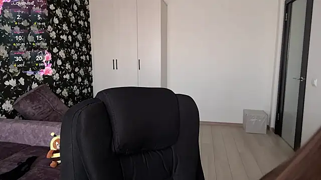 NeidaGowing Adlı Modelin Canlı XXX Sohbeti