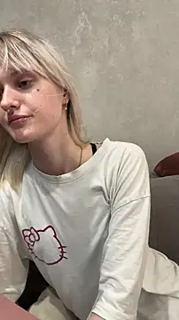 Chat +18 de LezzyCrown ao vivo