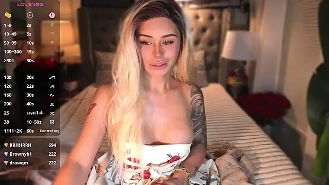 ParisianDoll live XXX chat