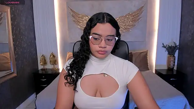 Chat +18 de Celeste_luxe ao vivo
