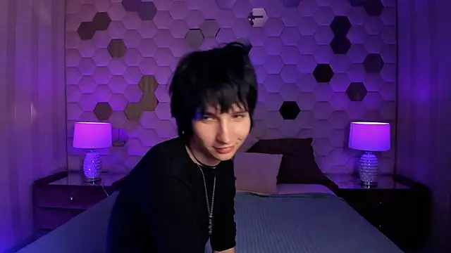 AdonBev 即時 XXX 聊天