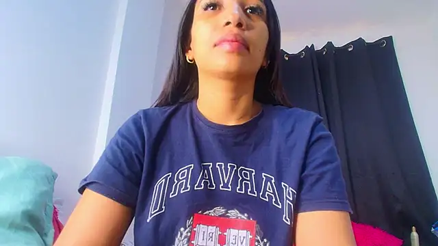 AlyaThompson Chat XXX in diretta