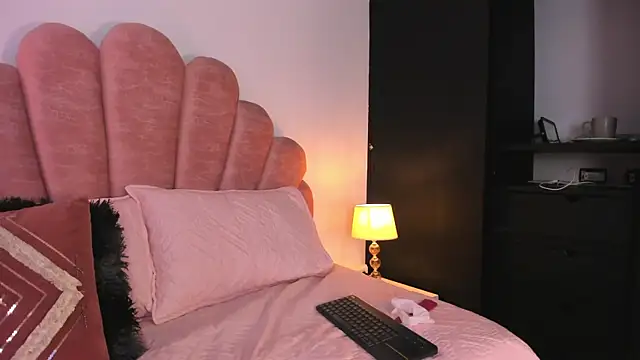 Milky_Majo লাইভ XXX চ্যাট