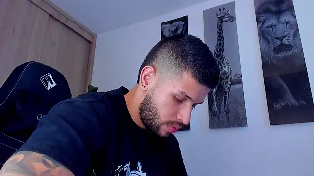 Santos_ramirez1 即時 XXX 聊天