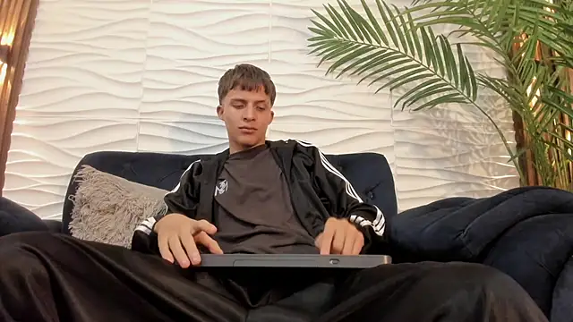 XXX chat uživo modela Pavo_tv