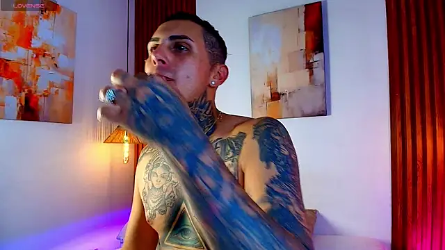 Chat +18 de Liam_Ink ao vivo