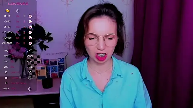 KindHazelHere_ Live XXX-Chat