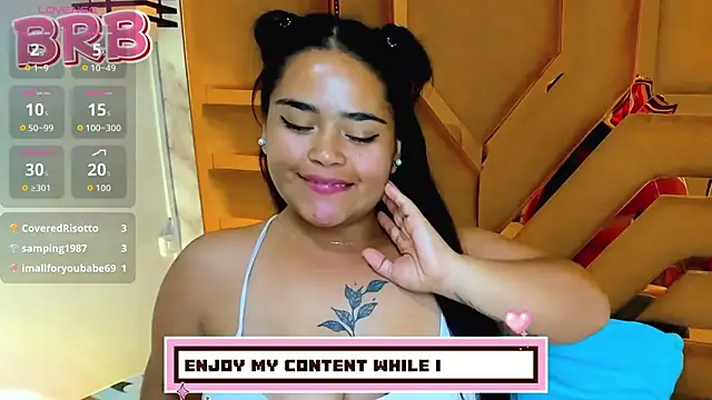Chat +18 de Violett_Cinnamon ao vivo