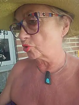 Hot-Muci Live XXX-chat