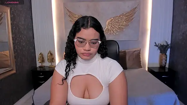 Chat +18 de Celeste_luxe ao vivo