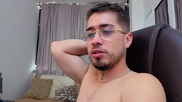 Chat +18 de Tommas_Jhonson ao vivo