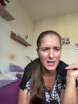 צ'אט XXX בשידור חי של jennifer11772