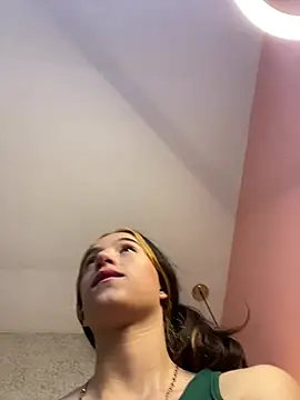 aly_16 Chat XXX live
