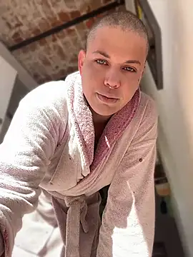 Webkamerová show alicetgirlbr