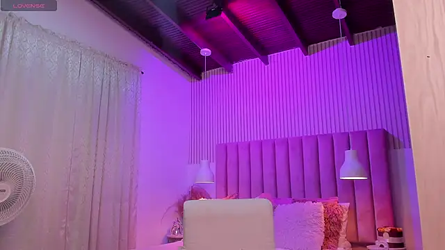 Chat +18 de ScarlettDreamss7 ao vivo