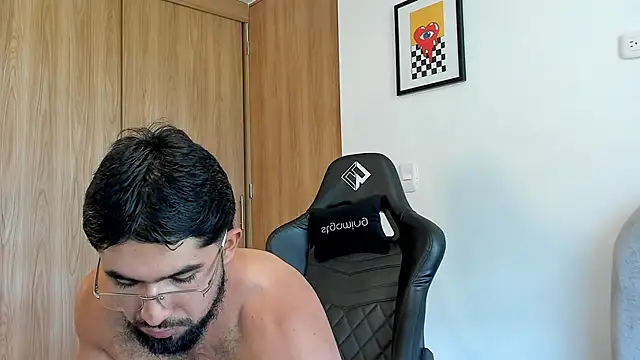 عرض كام ethaanjones