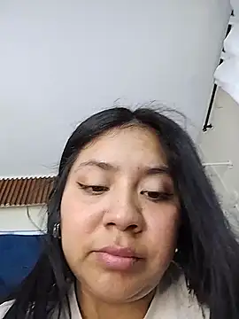 Amber_Herrera Adlı Modelin Canlı XXX Sohbeti