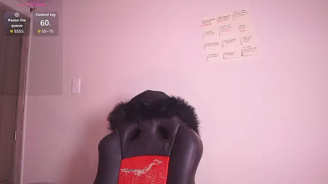 dakotaa_01 Live XXX-chat