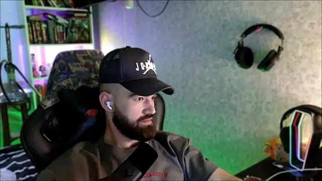 Chat +18 de _Serious_Man ao vivo