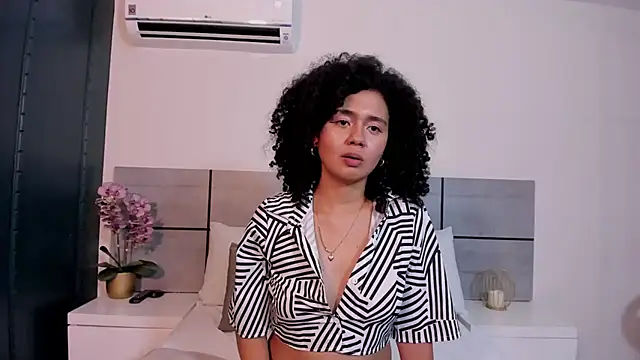 Chat +18 de Kiraspell ao vivo