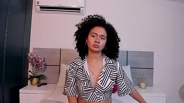 Chat +18 de Kiraspell ao vivo