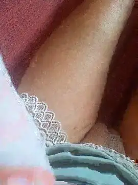 Show de baixinhainsaciavel23 na webcam