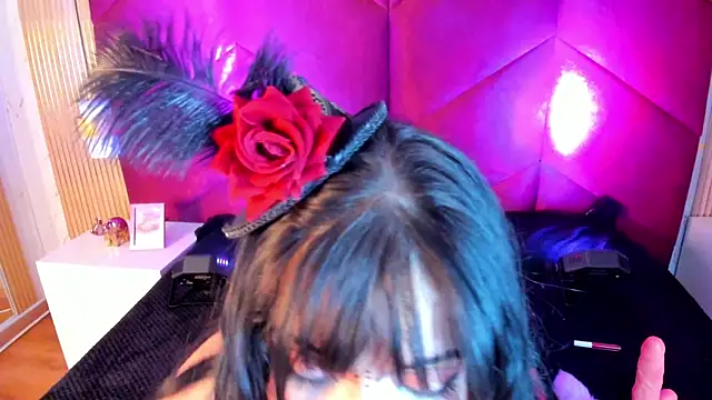 Chat +18 de HannaRoussee ao vivo