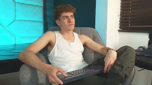 צ'אט XXX בשידור חי של Tyler_Mcrey
