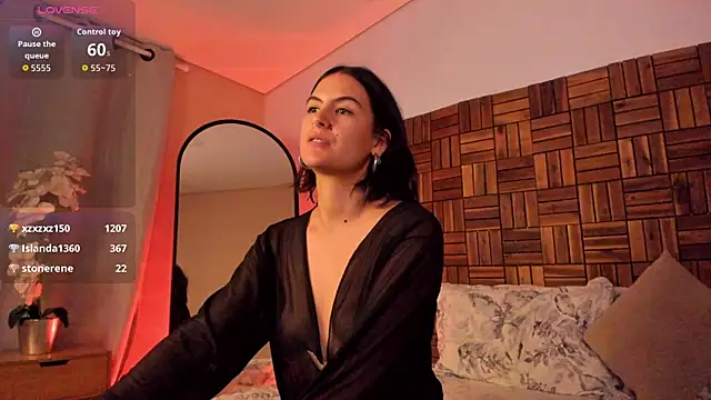 Chat +18 de freyaa__1 ao vivo